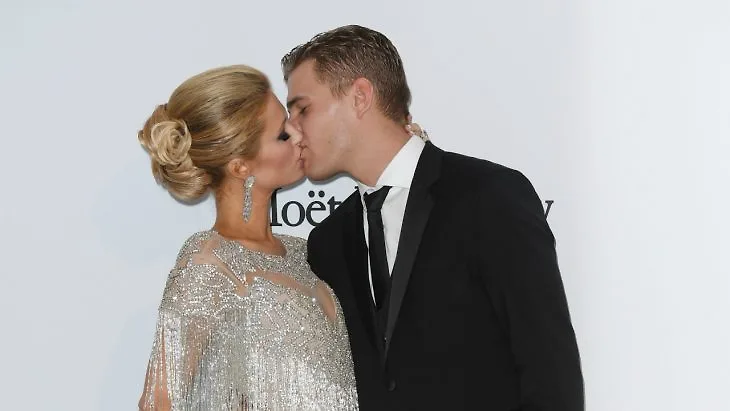 elle-viet-nam-paris-hilton-chinh-thuc-dinh-hon-cung-tai-tu-dien-anh-chris-zylka elle-viet-nam-paris-hilton-chinh-thuc-dinh-hon-cung-tai-tu-dien-anh-chris-zylka