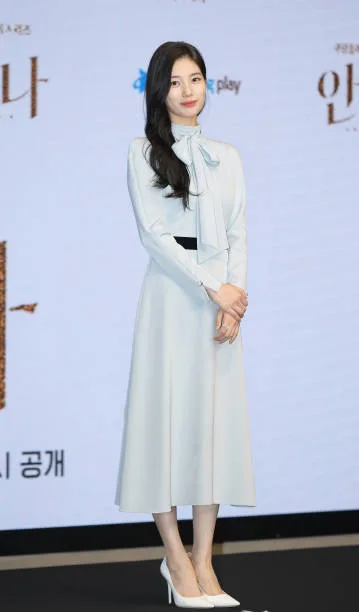 Suzy còn thường xuyên tập luyện các bài tập thể hình để góp phần duy trì vóc dáng cân đối của mình
