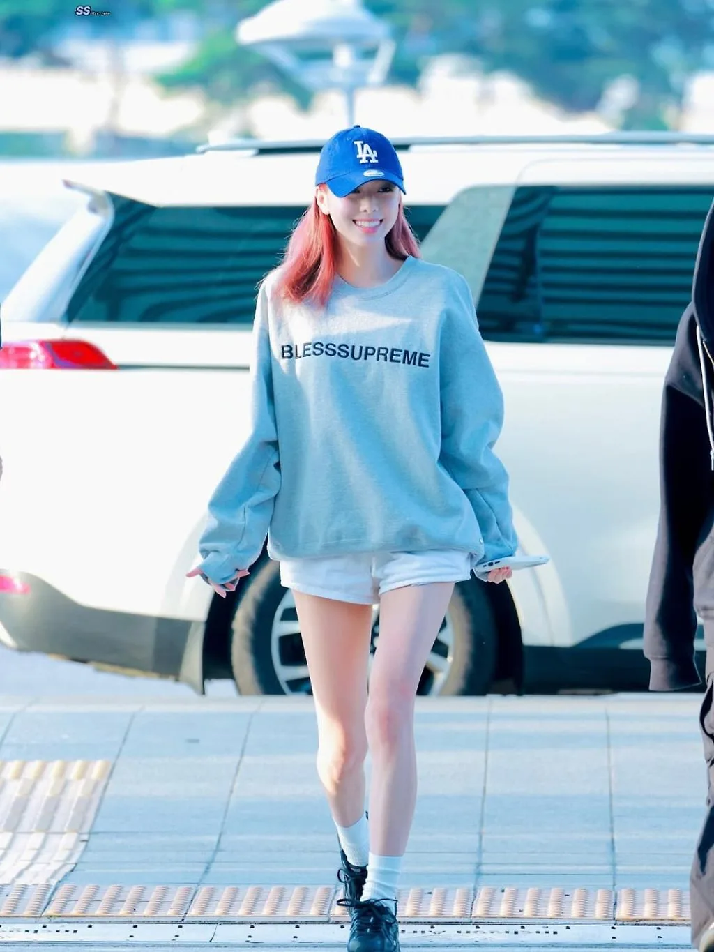 Yuna diện sweater oversized