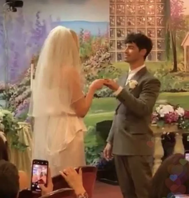 elle việt nam joe jonas 02