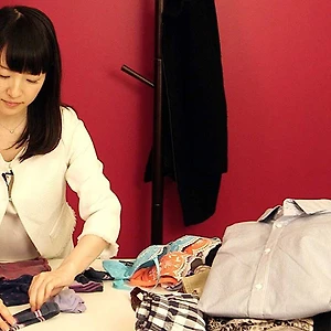 Cách gấp quần áo nổi tiếng nhanh gọn của Marie Kondo