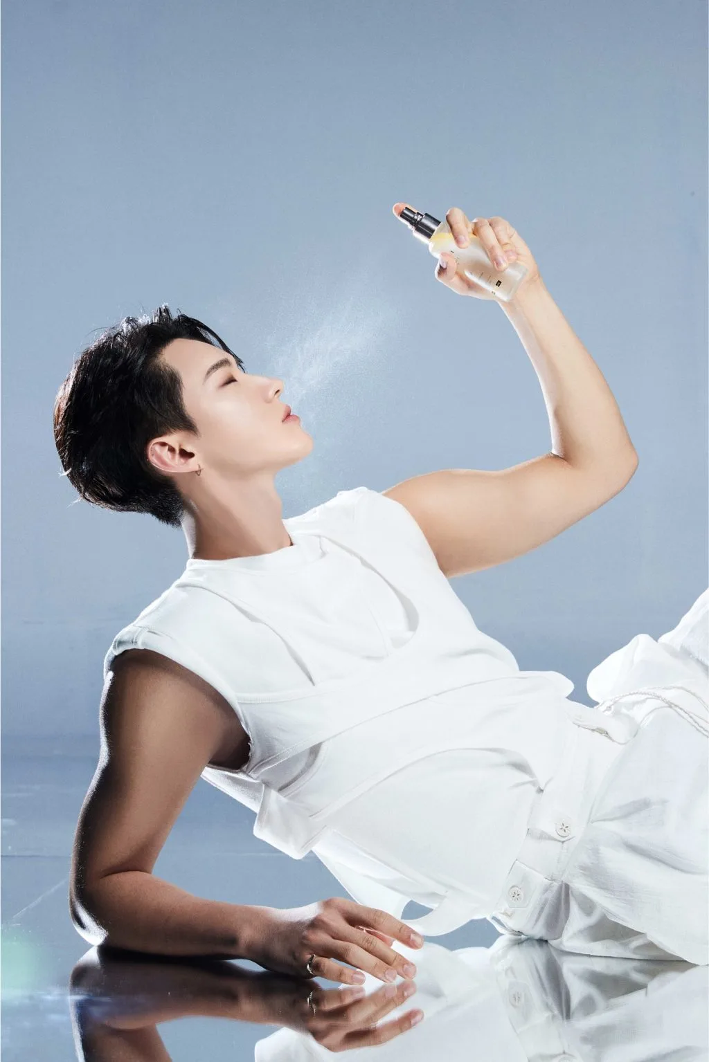 HOSHI sử dụng xịt khoáng d'Alba