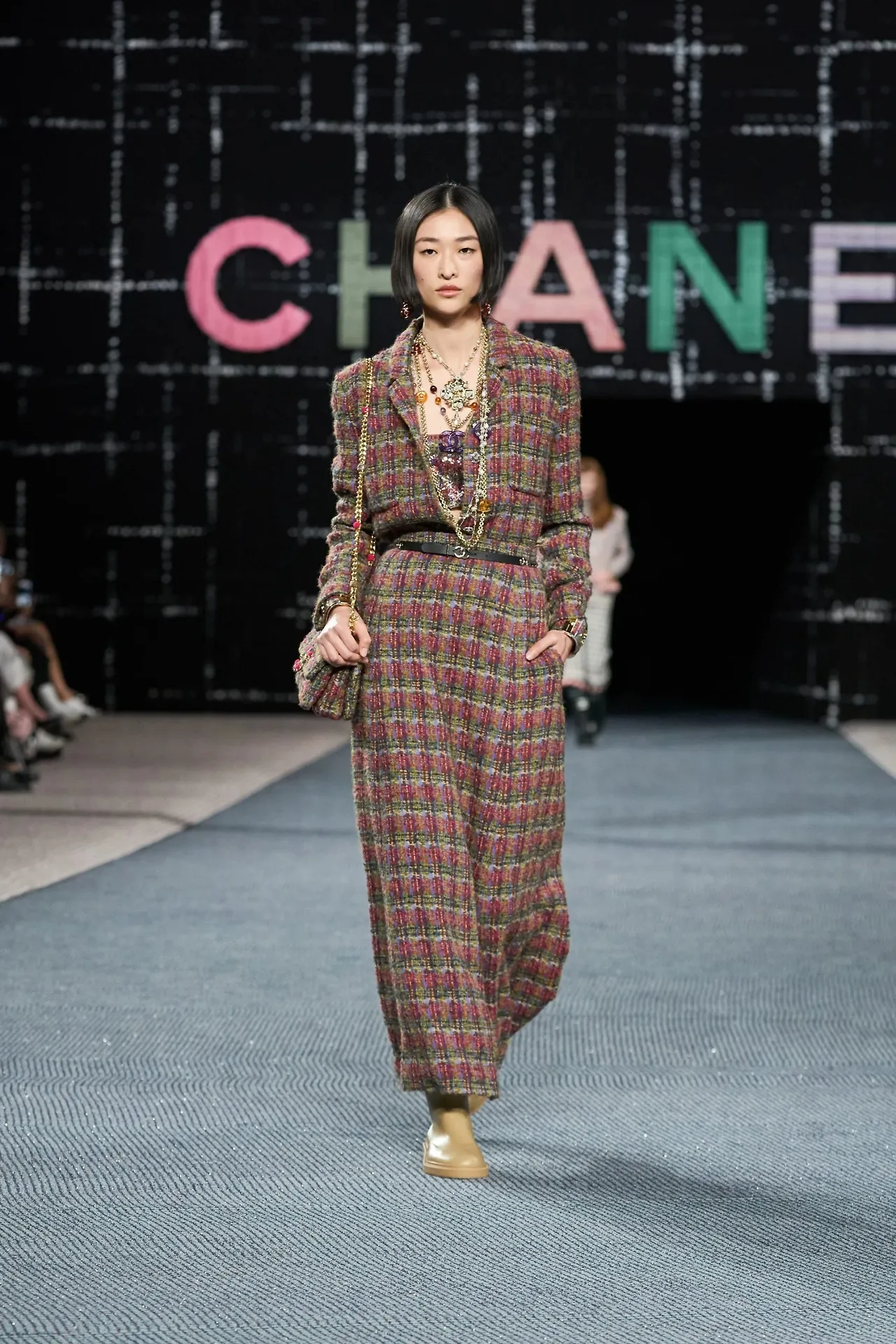 Chanel RTW Thu Đông 2022 look 24