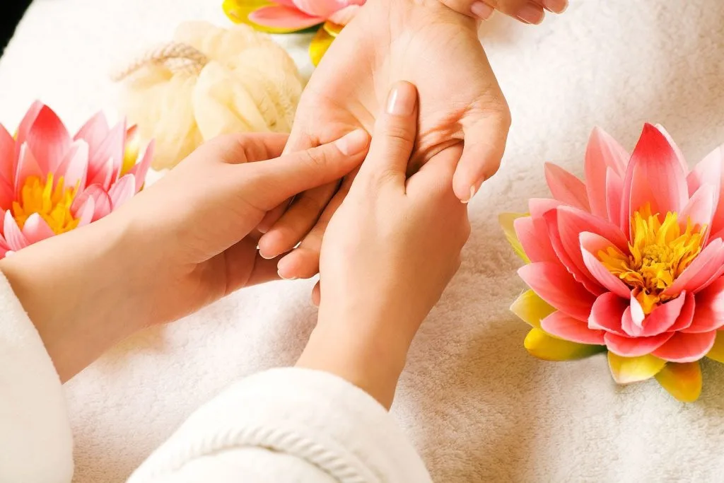 Lý do bạn cần kem dưỡng da tay 9 Lý do bạn cần kem dưỡng da tay 9