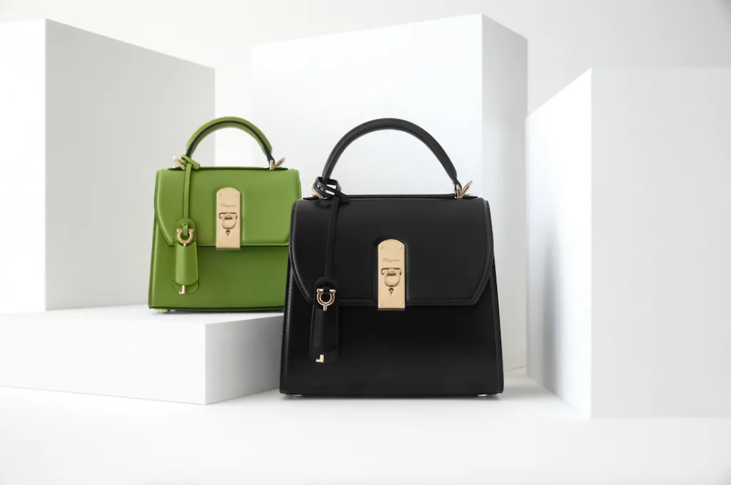 túi xách boxyz salvatore ferragamo màu đen và màu xanh lá cây