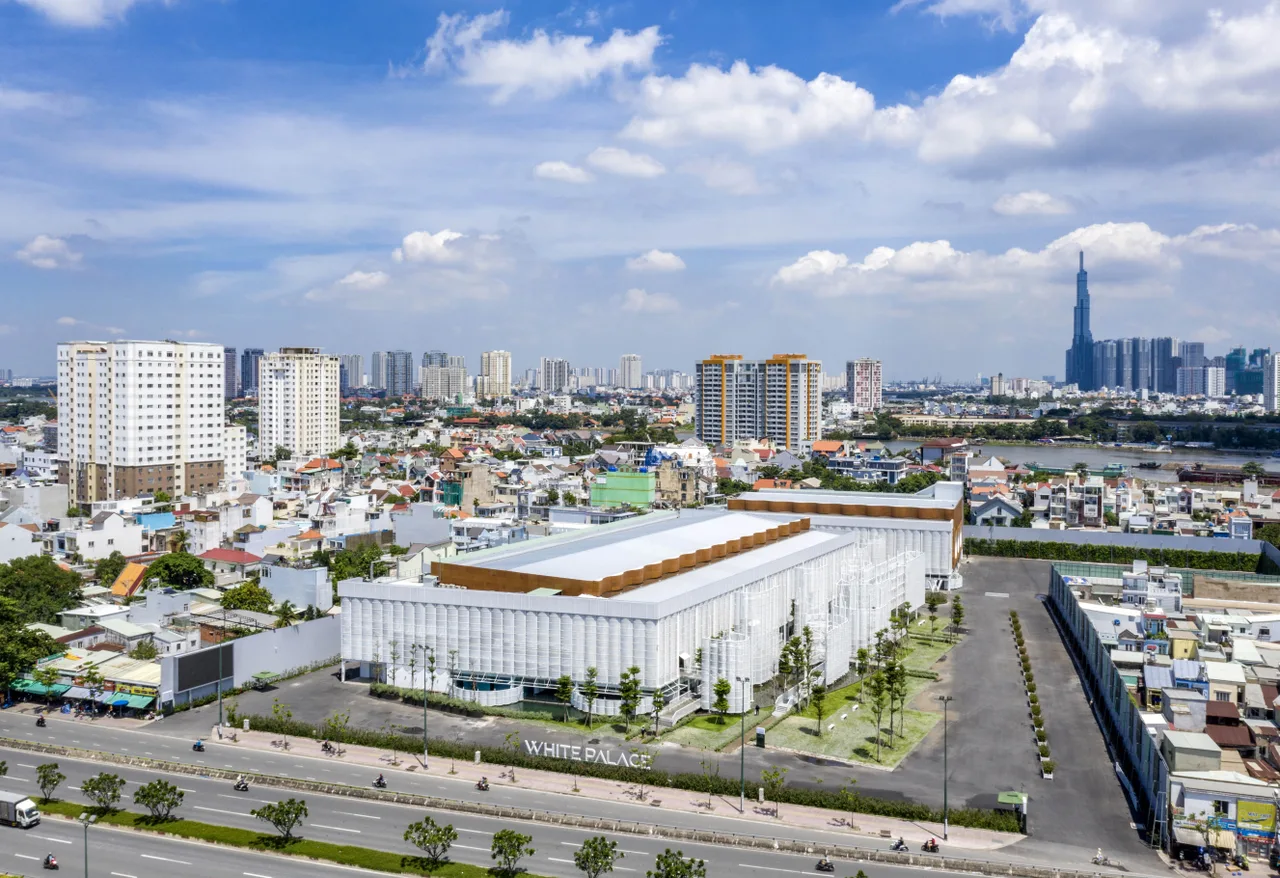 toàn cảnh ngoài trời trung tâm triển lãm White Palace