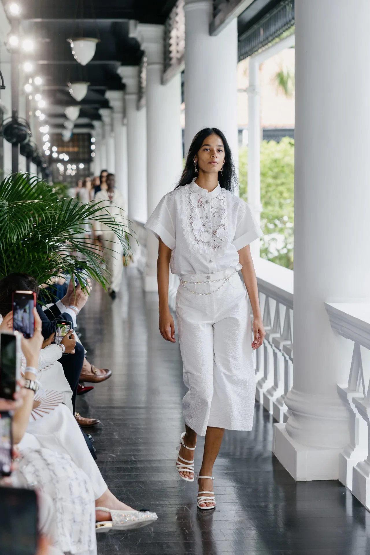 BST Chanel Cruise 2025/26 bản phối trắng