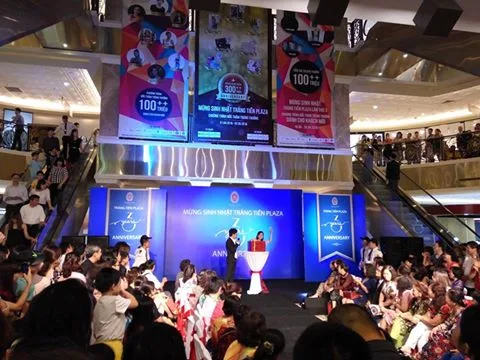 Tràng Tiền Plaza đón sinh nhật lần thứ 3 bằng một đêm diễn ấn tượng.