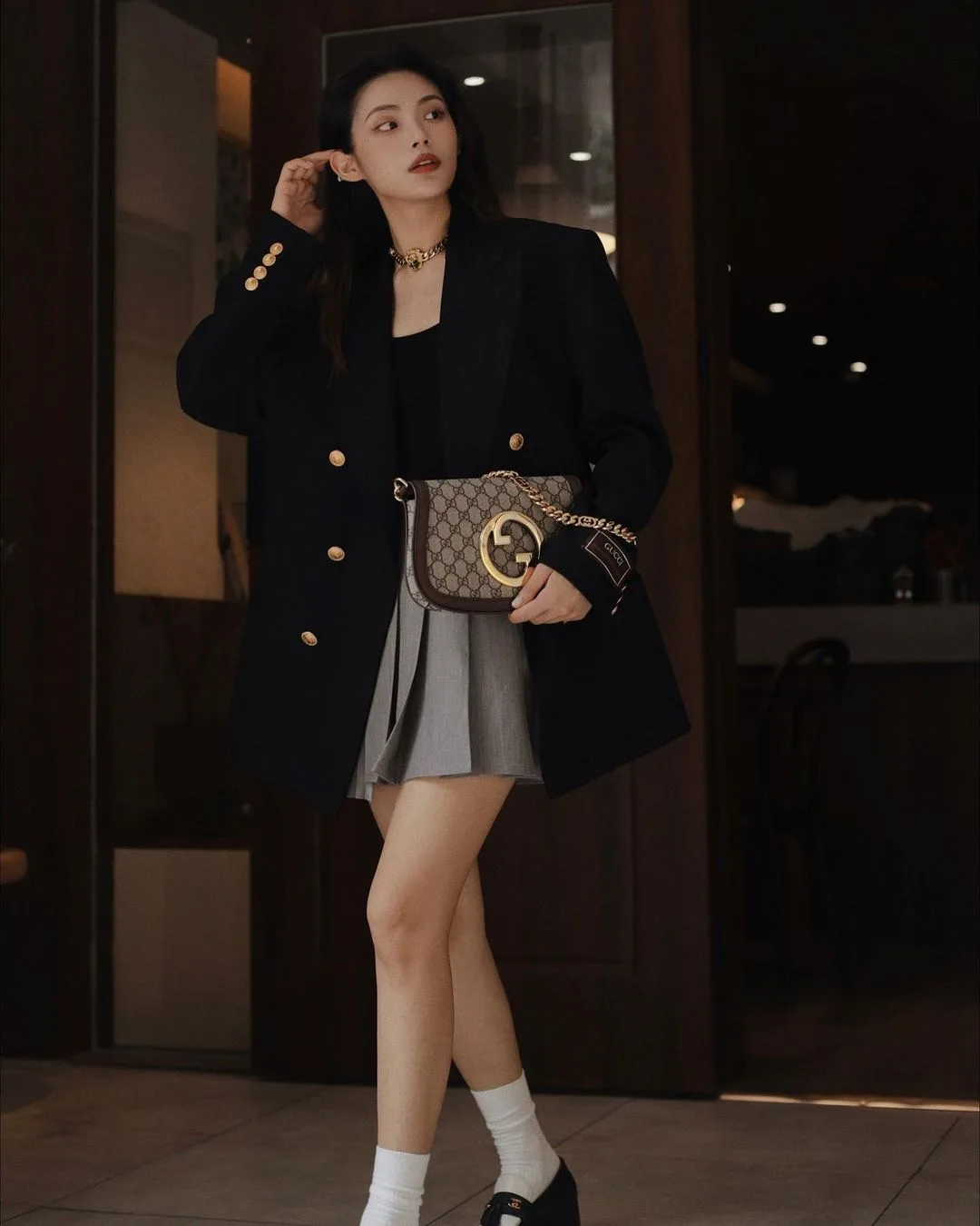 mặc áo vest theo phong cách preppy