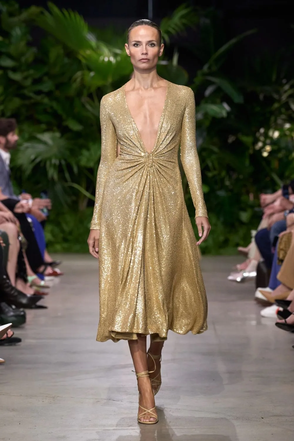 MK xuân hè 2023 look 39