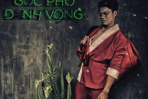 “Góc phố Danh Vọng” tiếp tục đưa khán giả vào một không gian hòa hợp của kịch, âm nhạc, vũ đạo, với 35 diễn viên và 17 nhạc công biểu diễn trực tiếp trên sân khấu.