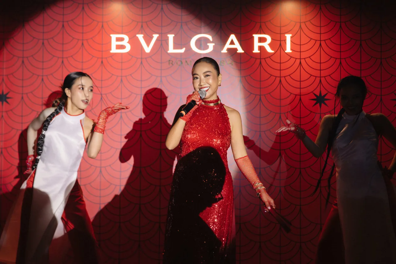 Ca sĩ Đoan Trang trình diễn tại buổi tiệc đón năm mới của Bvlgari
