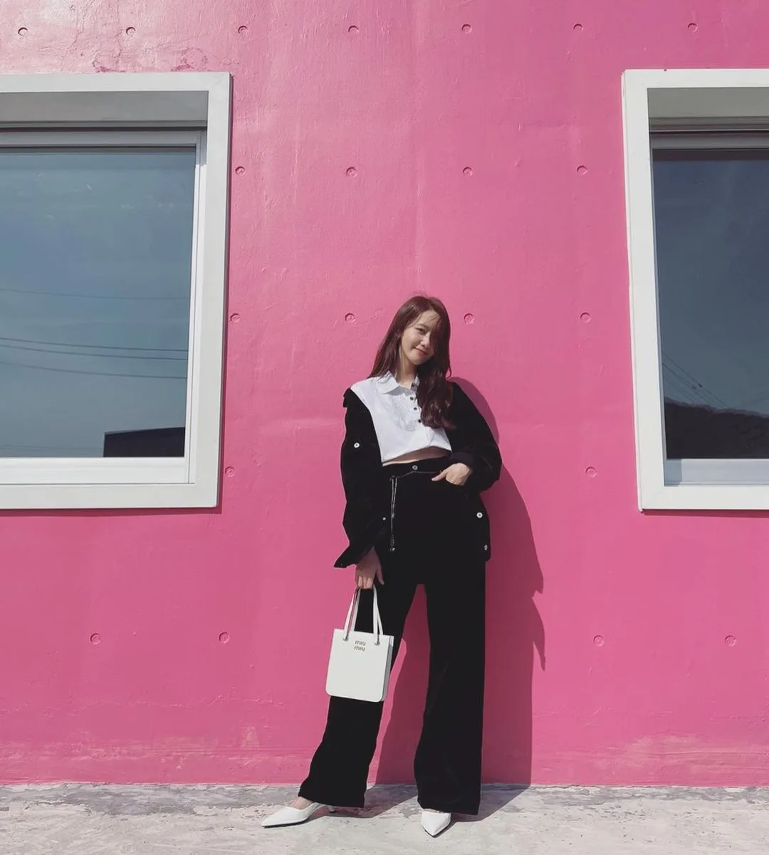 yoona trang phục miu miu