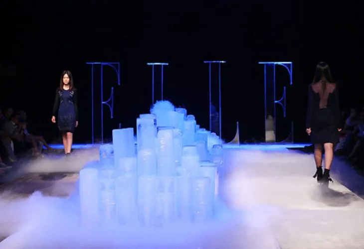 sân khấu ELLE Fashion Show thay đổi qua các năm 13