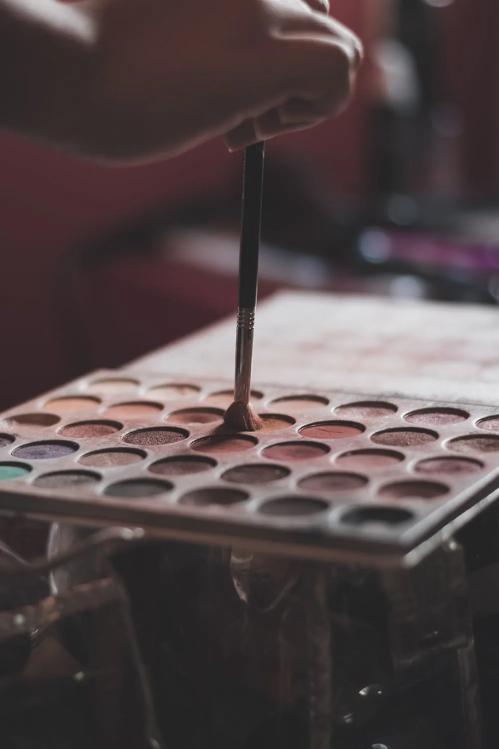 chọn phấn mắt nào cho da nhạy cảm? Ảnh: Pexels.