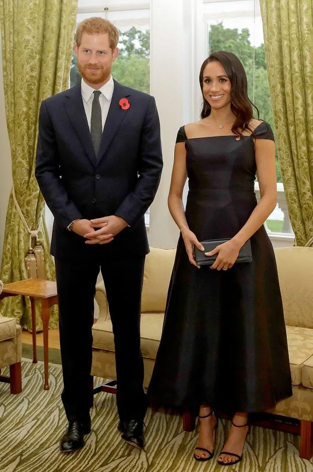trang phục công du công nương meghan 17