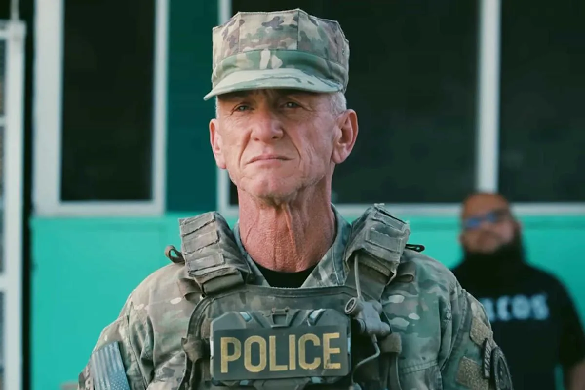 Sean Penn trong vai Steven J. Lockjaw trong phim One Battle After Another.
