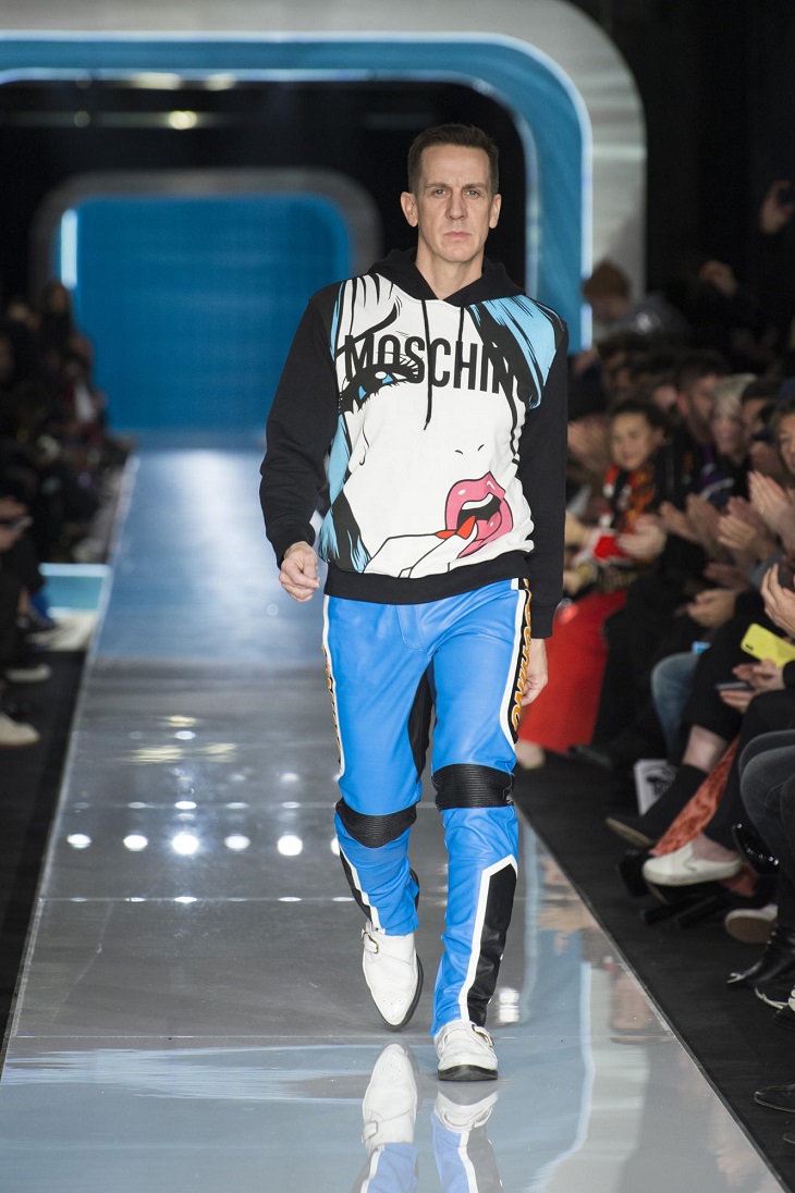 ELLE Việt Nam - Moschino nhân bản Jackie Kennedy tại sân khấu runway Milan Fashion Week 2018 (7) ELLE Việt Nam - Moschino nhân bản Jackie Kennedy tại sân khấu runway Milan Fashion Week 2018 (7)