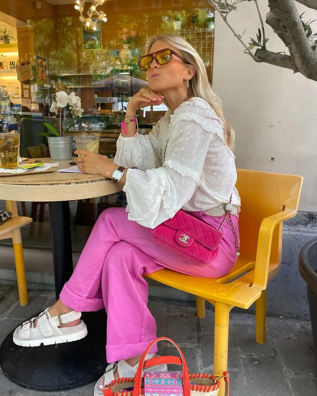 oliviatps diện blouse trắng