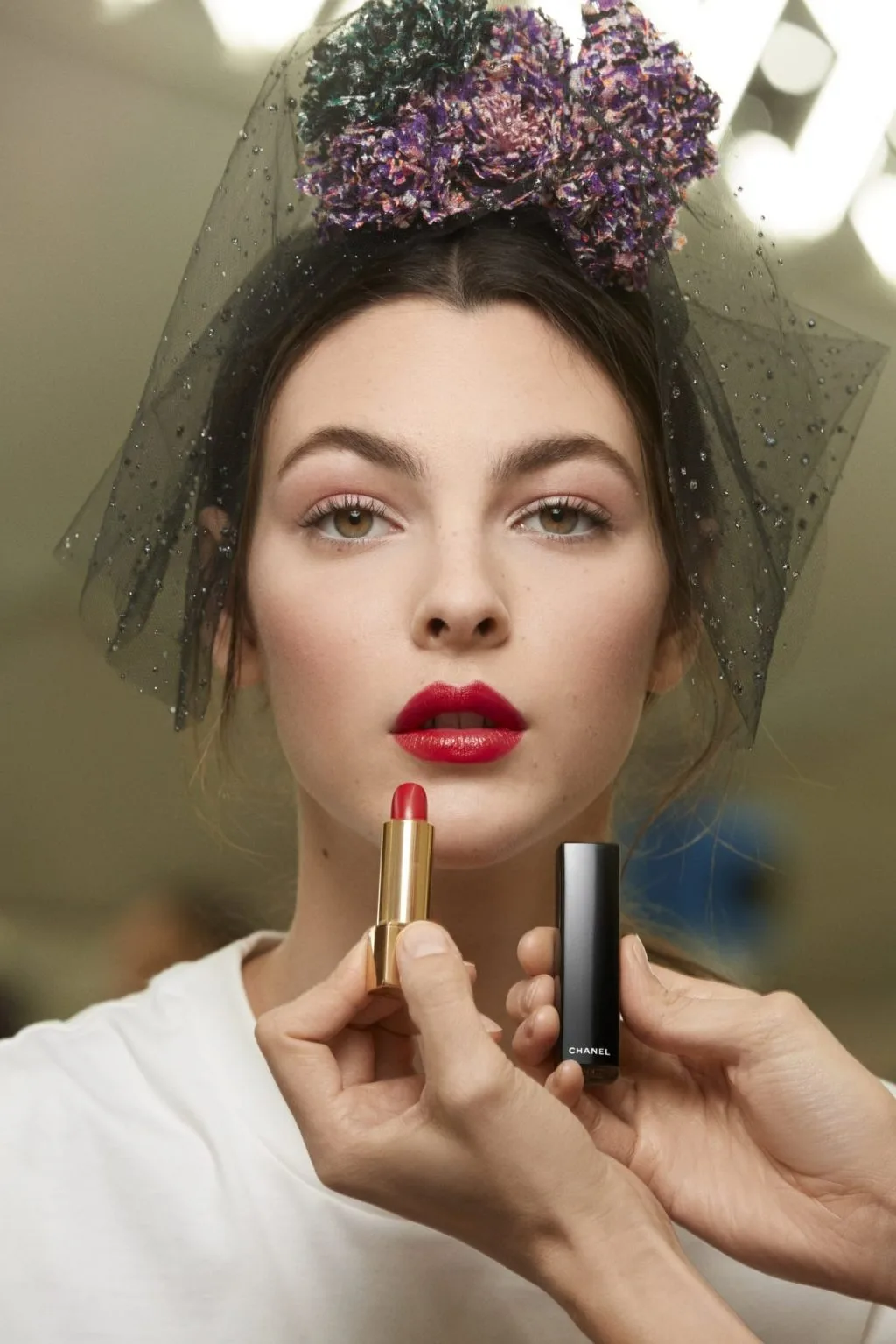 trang điểm mịn lì thập niên 40 trang điểm Chanel