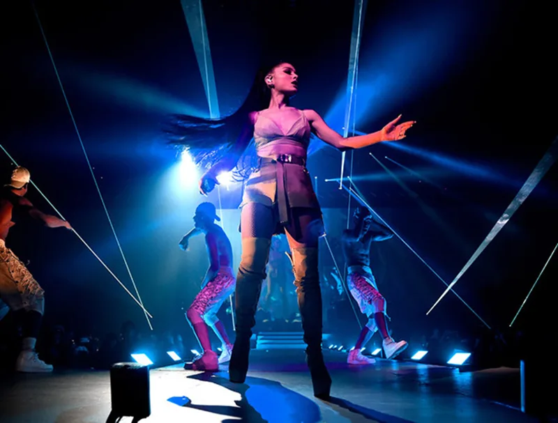 Ariana Grande thất hẹn với fan hâm mộ Việt Nam Ariana Grande thất hẹn với fan hâm mộ Việt Nam