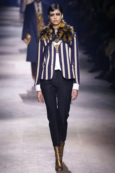 Lông thú trong BST của Dries Van Noten