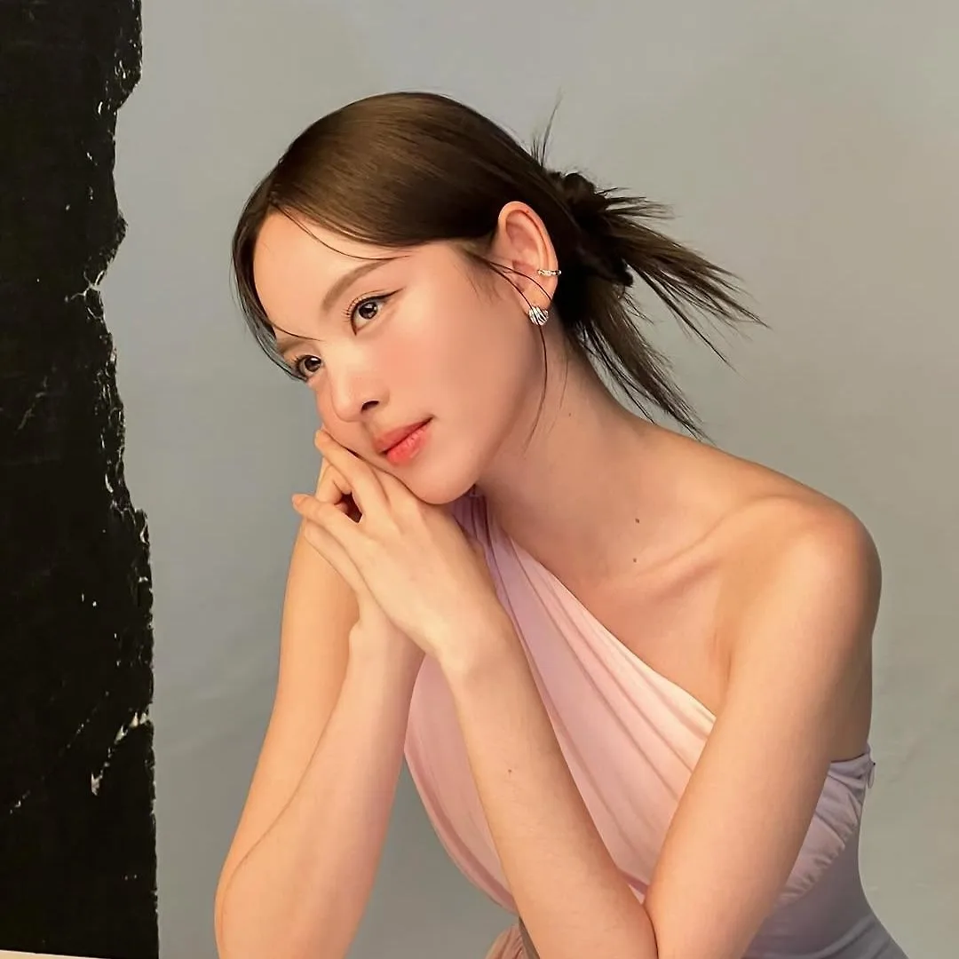 Người mẫu với đường kẻ mắt tinh tế