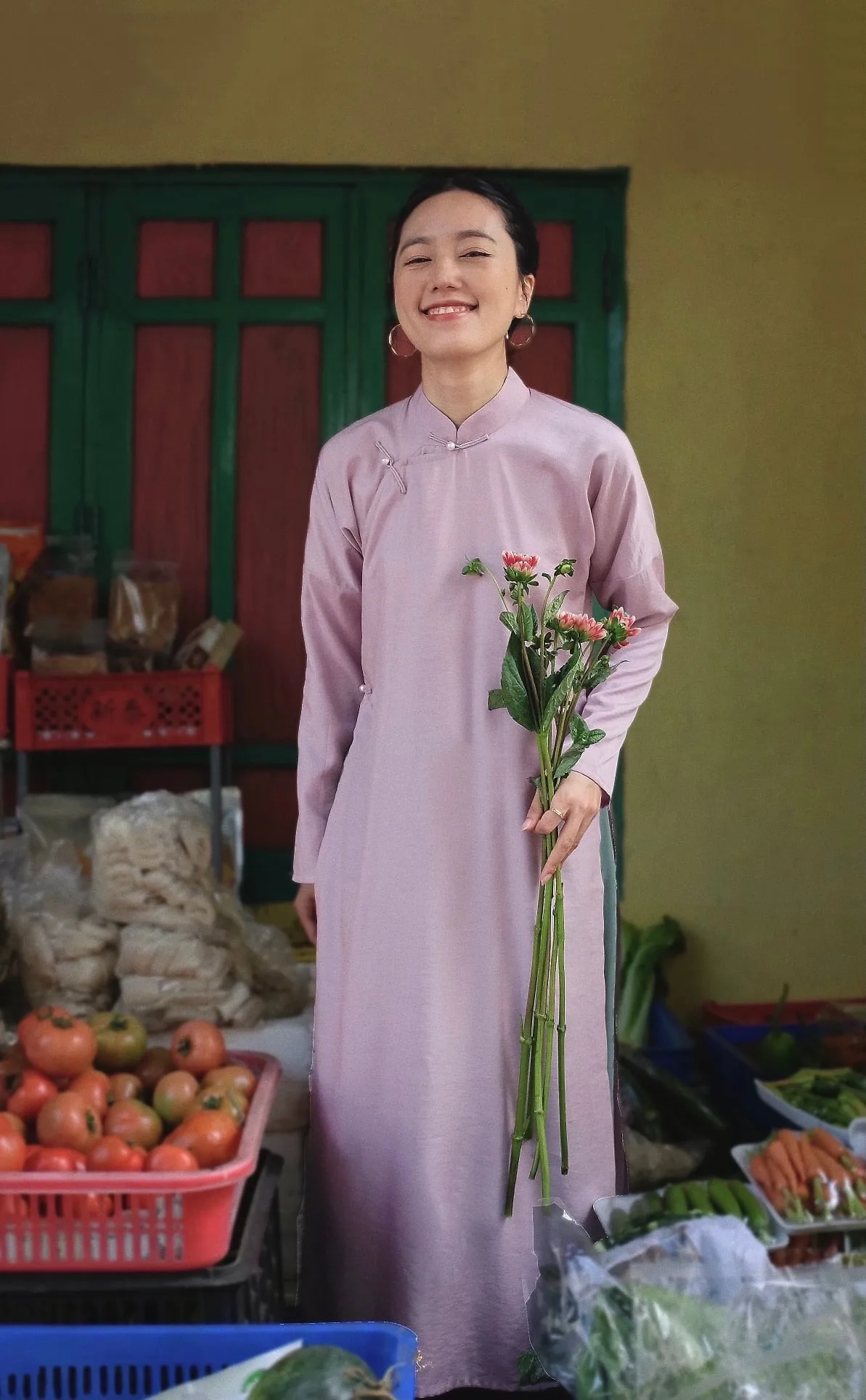 trang phục truyền thống màu tím nhạt