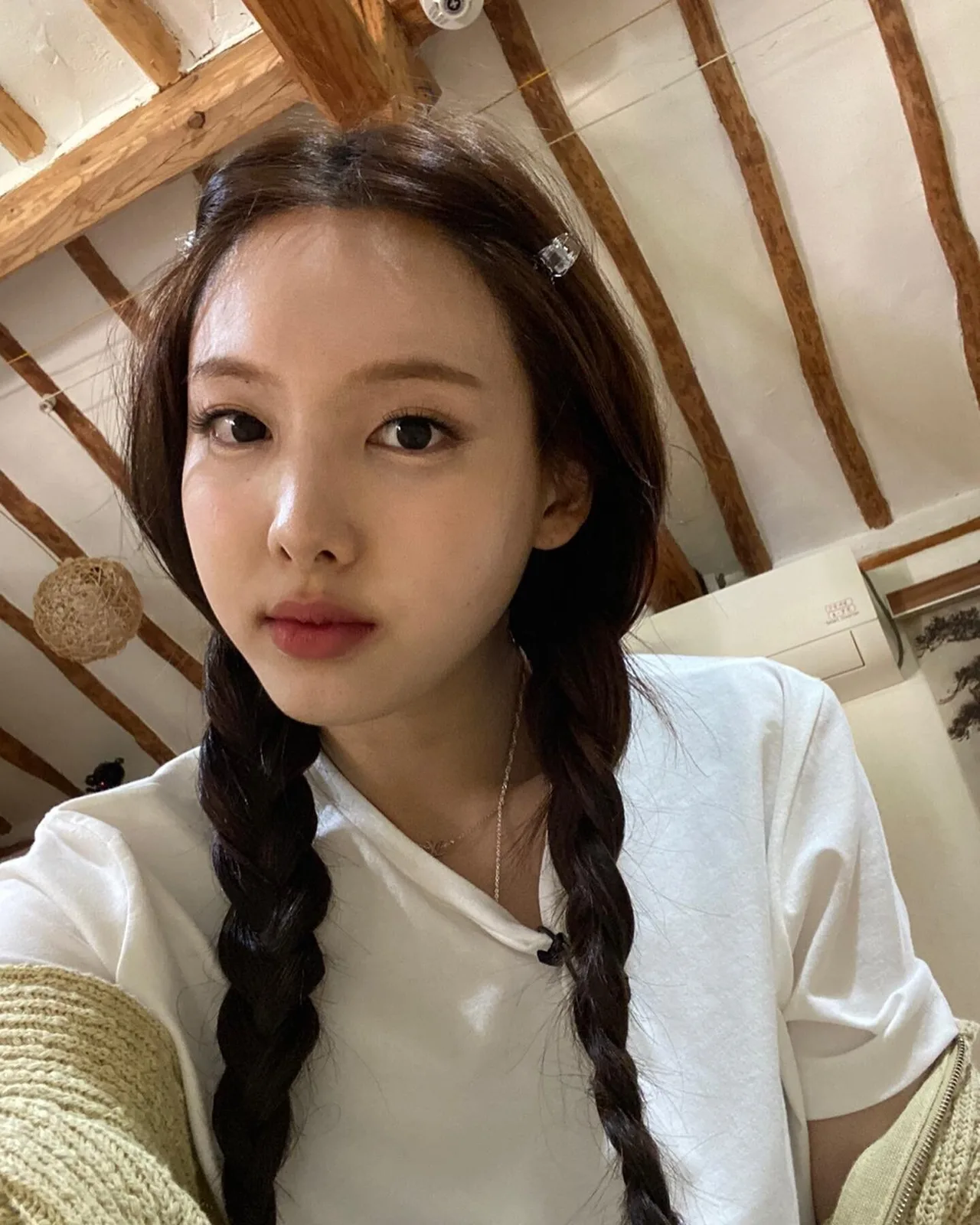 Ảnh: Instagram: @twiceinstagram. Nayeon Twice