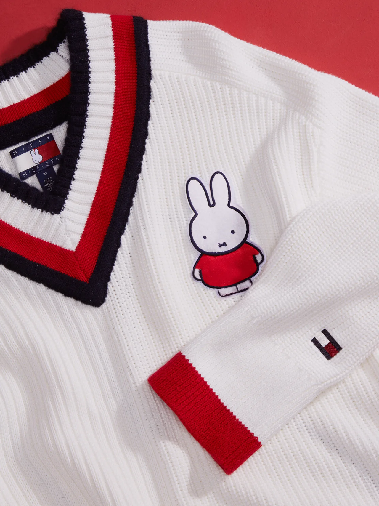 áo sweater in hình thỏ miffy