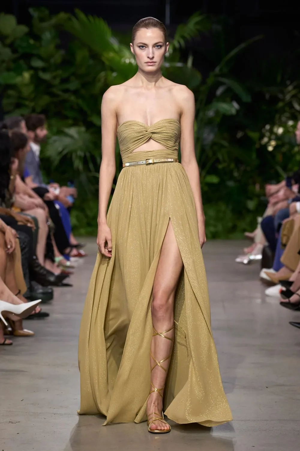 MK xuân hè 2023 look 40