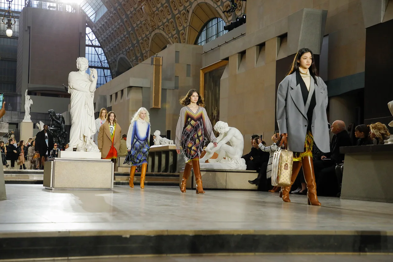 sàn diễn Louis Vuitton Thu Đông 2022