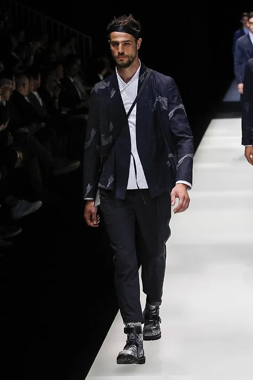 Emporio Armani mang den hinh anh ve sumurai hiện đại
