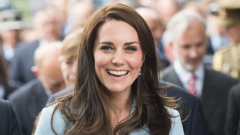 công nương kate middleton son môi charlotte công nương kate middleton son môi charlotte