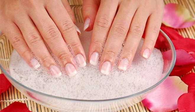 3 bí quyết hiệu quả giúp loại bỏ sơn móng tay gel ngay tại nhà 3 bí quyết hiệu quả giúp loại bỏ sơn móng tay gel ngay tại nhà