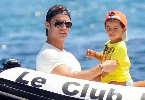 cristiano ronaldo 4 - elle vietnam