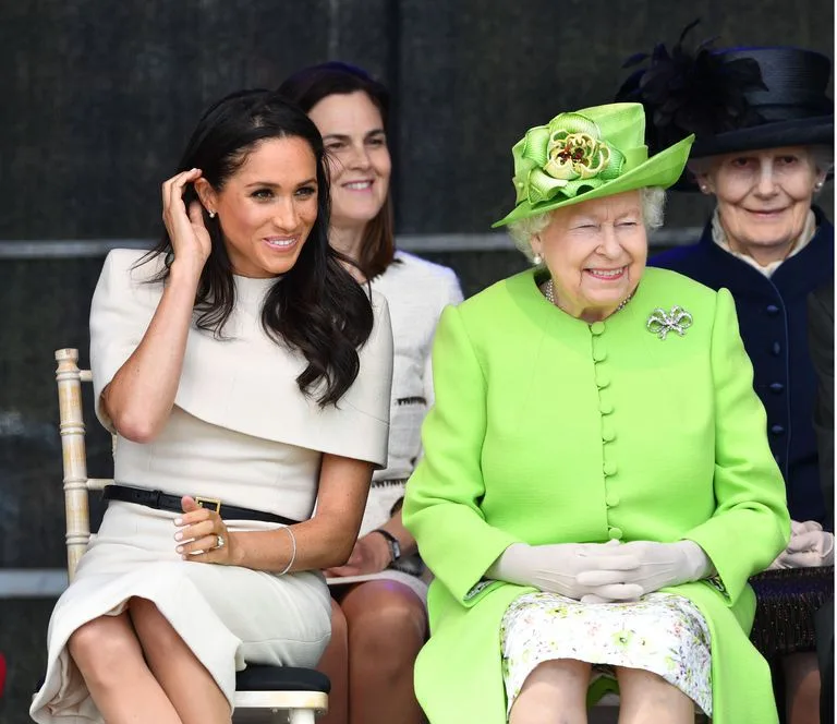khoảnh khắc thời trang Meghan Markle 06 khoảnh khắc thời trang Meghan Markle 06