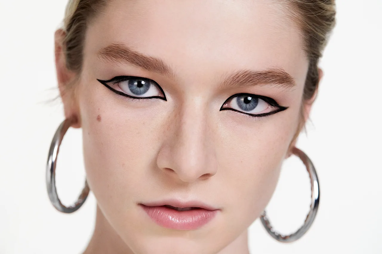 Hunter Schafer đã trở thành Đại sứ Thương hiệu Toàn cầu cho SHISEIDO Makeup Hunter Schafer đã trở thành Đại sứ Thương hiệu Toàn cầu cho SHISEIDO Makeup