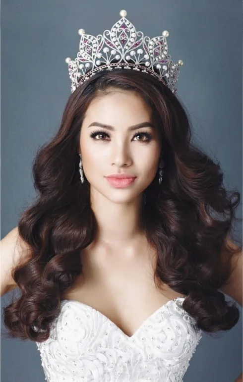 Nhan sắc tỏa sáng của Phạm Hương tại đấu trường Hoa Hậu Hoàn Vũ Thế Giới 2015