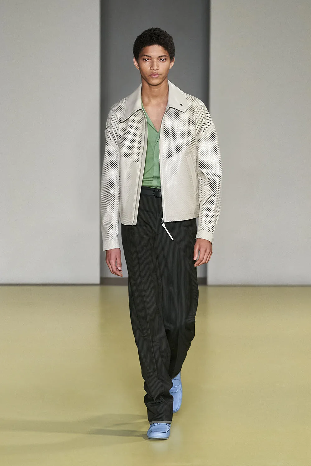 Salvatore Ferragamo BST Xuân Hè 2021 đôi giày nam màu xanh