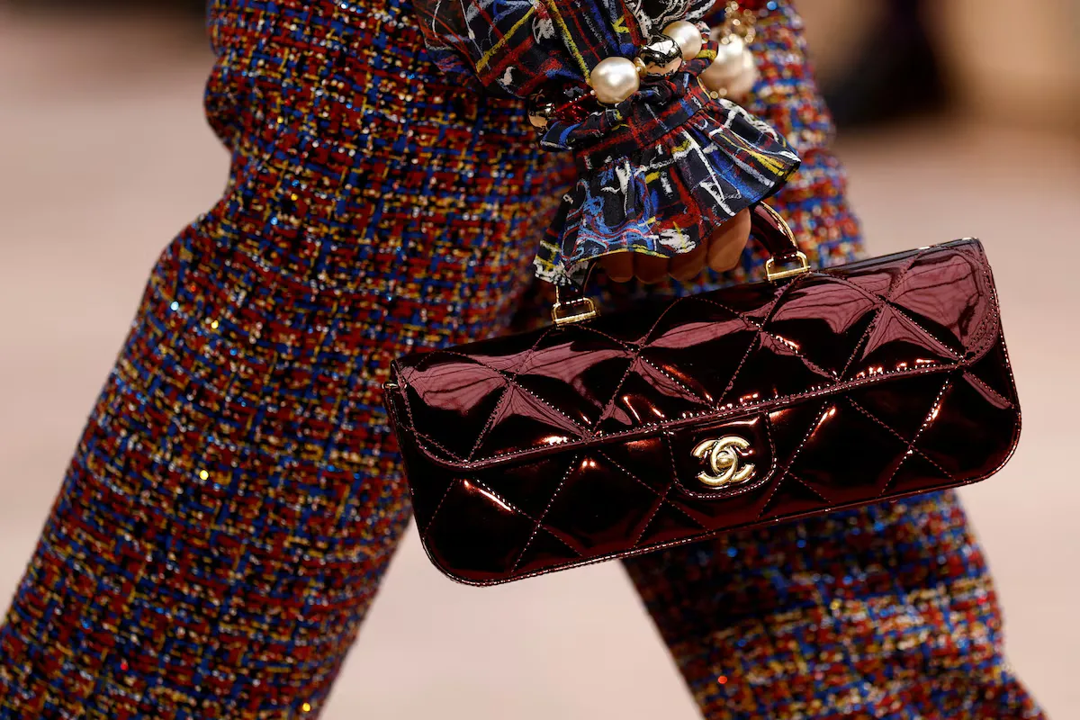 túi đỏ rượu Chanel