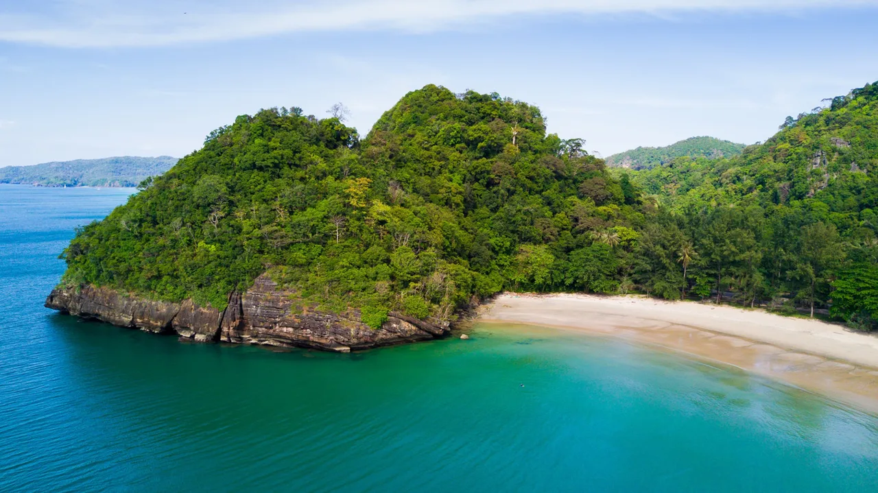 du lịch thái lan tại đảo hải tặc Koh Tarutao