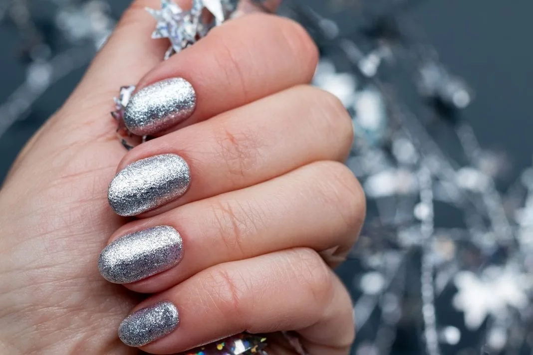 Màu nail bạc