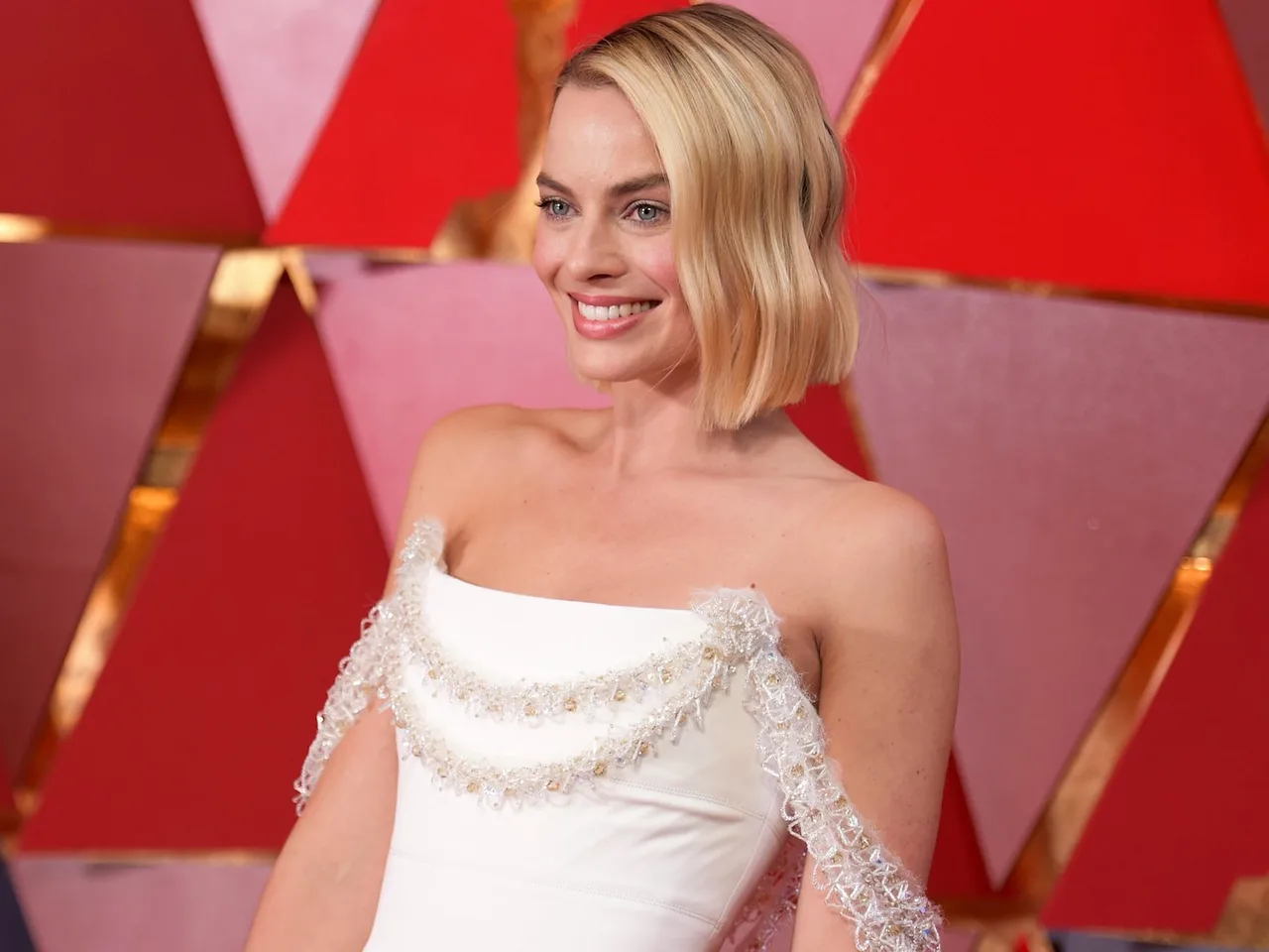 Nữ diễn viên Margot Robbie trên thảm đỏ Oscar 3 Nữ diễn viên Margot Robbie trên thảm đỏ Oscar 3