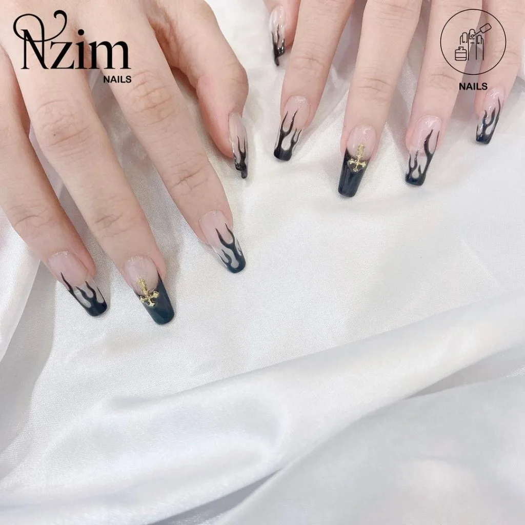 nail đẹp kiểu pháp đính đá họa tiết độc đáo nail đẹp kiểu pháp đính đá họa tiết độc đáo