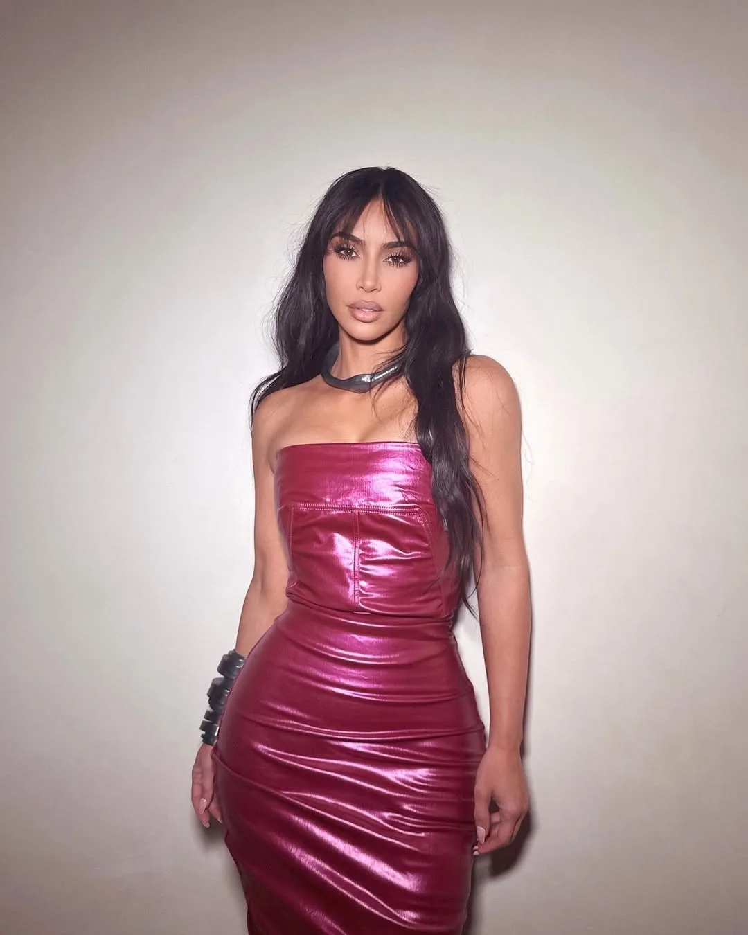 Kim Kardashian đeo trang sức Parts of Four