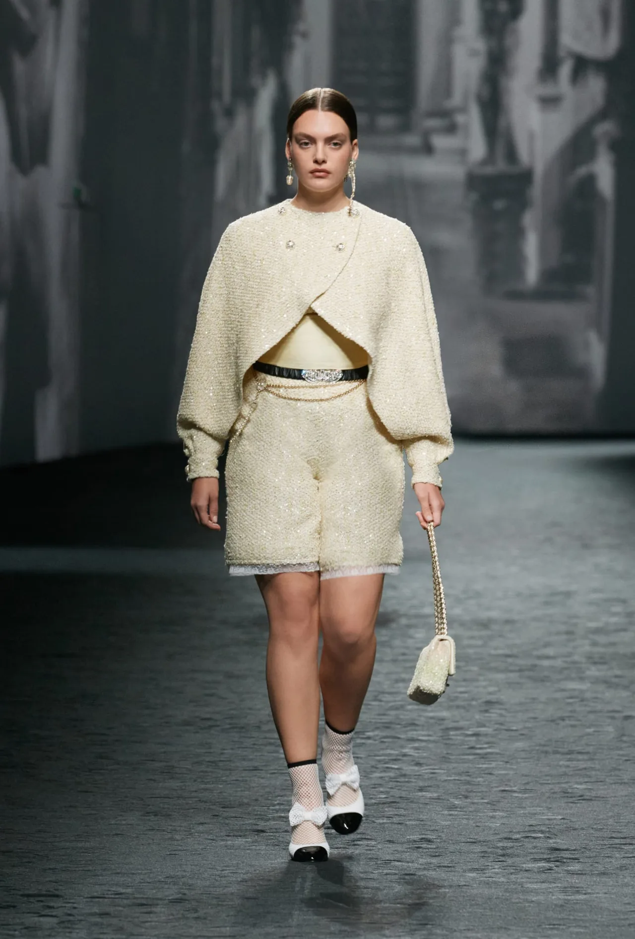 CHANEL Xuân Hè 2023 Ready to Wear look 18