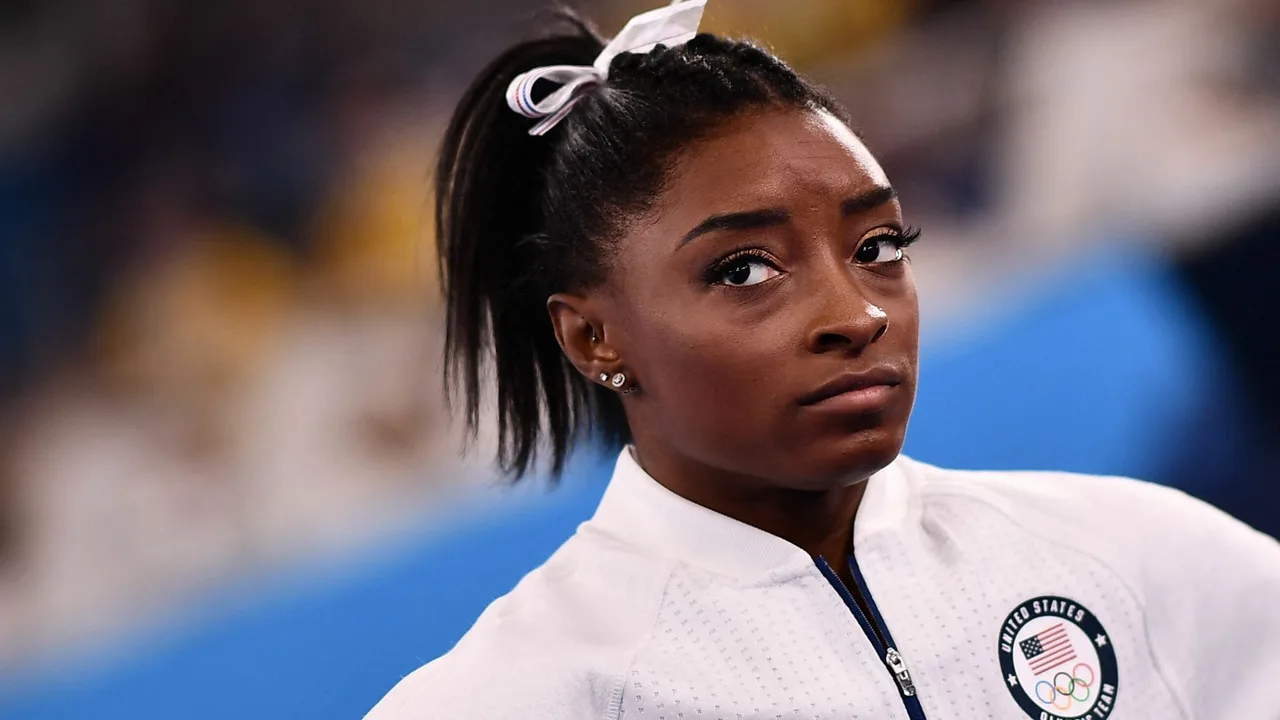 suc khoe tinh than cua simone biles