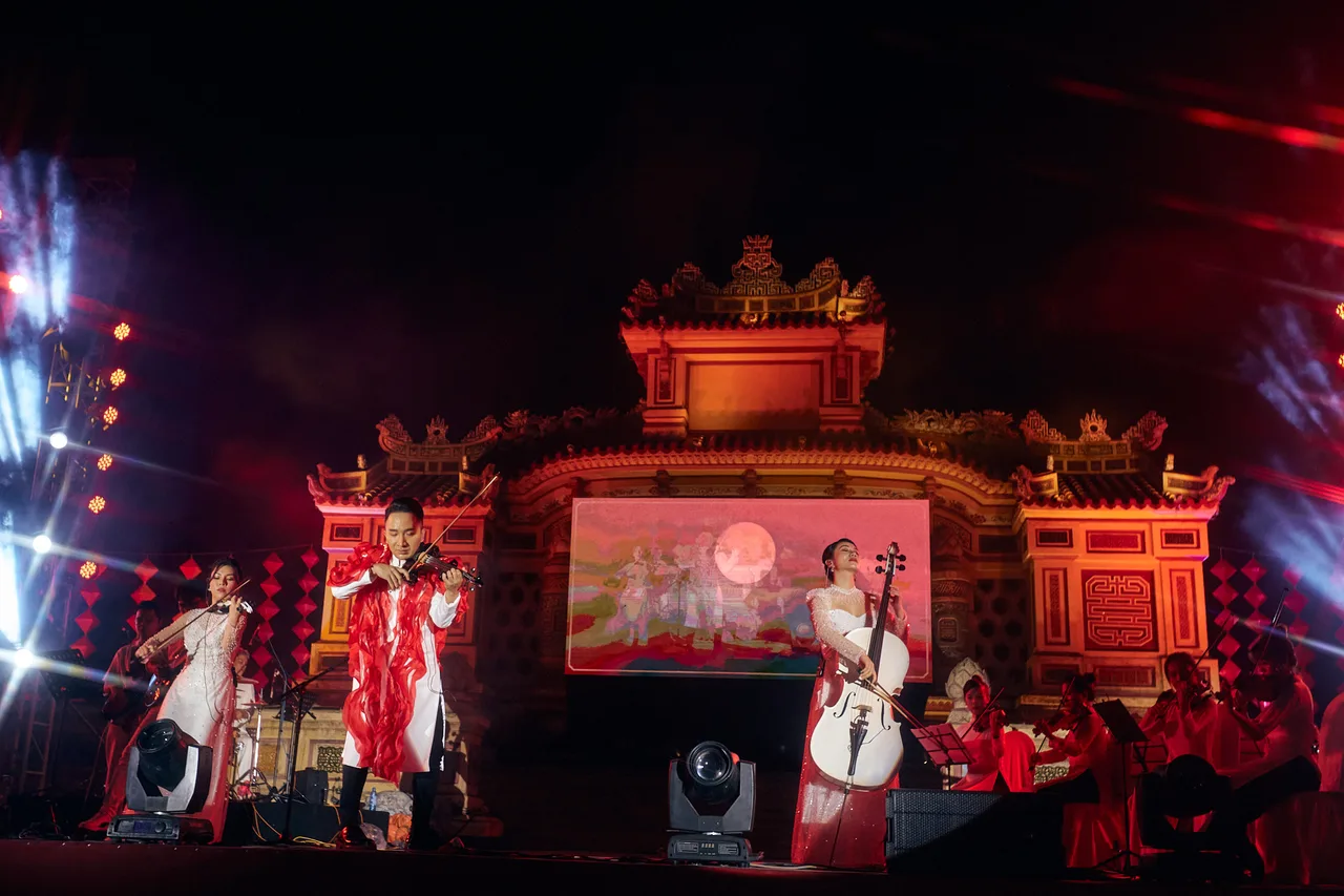 Mini concert Hoàng Rob