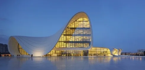Issam Fares Institute - American University of Beirut với những khung cửa sổ vạt chéo và khối nhà vững chãi, mang vẻ ngoài vô cùng phù hợp với không gian trang nghiêm của khuôn viên Đại học Beirut